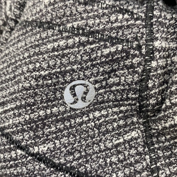Lululemon Base Runner 1/2 Zip Sweatshirt Size 4 - Picture 4 of 6